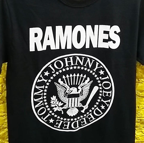 RAMONES - logo T_SHIRT *** ALL SIZES AVAILABLE ***